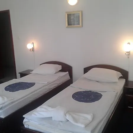 ホテル семеен елена палас 2*