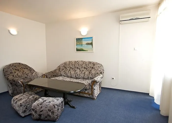 семеен елена палас ホテル 2*