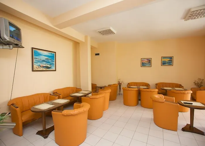 ホテル семеен елена палас