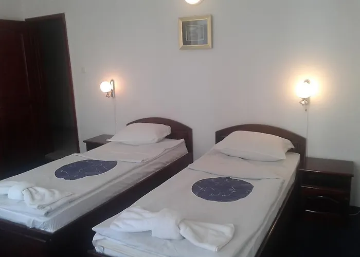 ホテル семеен елена палас 2*