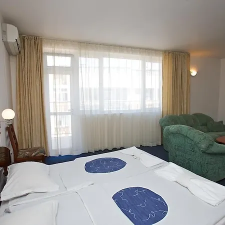 Hotel семеен елена палас