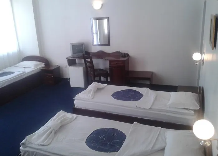 Готель семеен елена палас