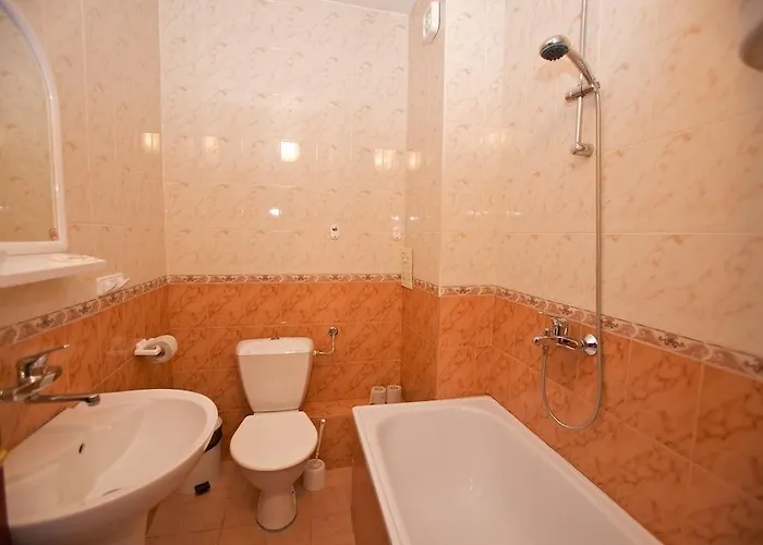 семеен елена палас Готель Несебир