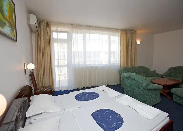 Готель семеен елена палас