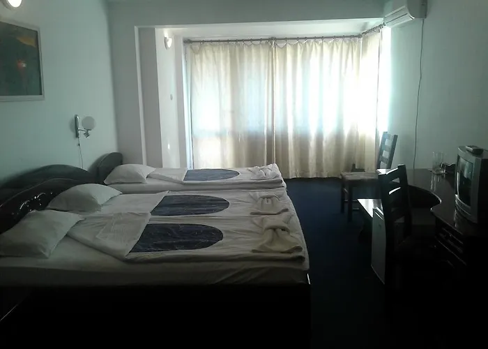 Готель семеен елена палас Несебир